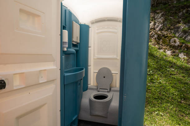 Best Porta potty rental near me  in East Brooklyn, CT